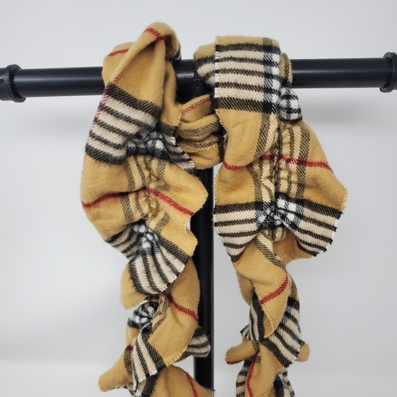 Fraas Scrunch Plaid Scarf with Tassles - Picture 3 of 7